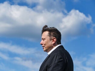 Why Elon Musk desperately wants to own Twitter