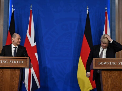 Scholz, in London, defends Germany’s funding of Russia’s war